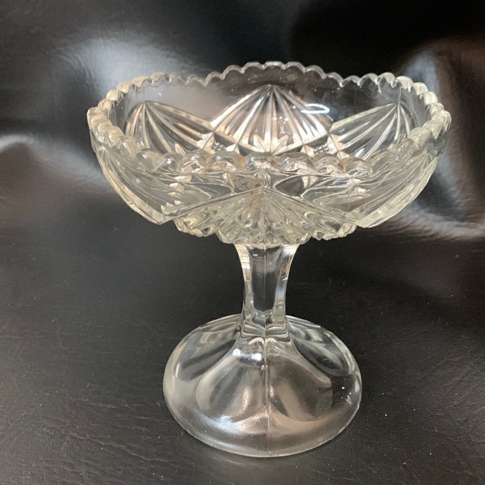 Crystal Sawtooth Cut Starburst Design Candy Trinket Nuts Fruit Stem Serving Dish